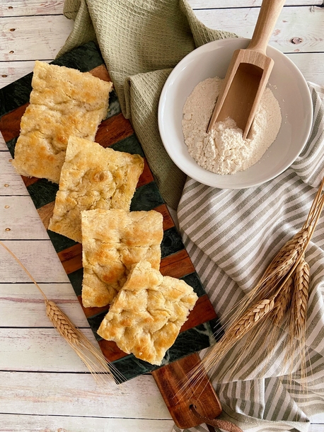 FOCACCIA LIGURE: RICETTA FACILE E DI SUCCESSO