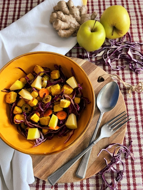 INSALATA DI CAVOLO VIOLA E TOFU: RICETTA VEGANA