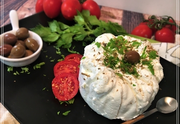 LABNEH: FORMAGGIO FRESCO SPALMABILE E SAPORITO