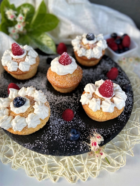 MUFFIN CON PANNA PER LA FESTA DELLA MAMMA