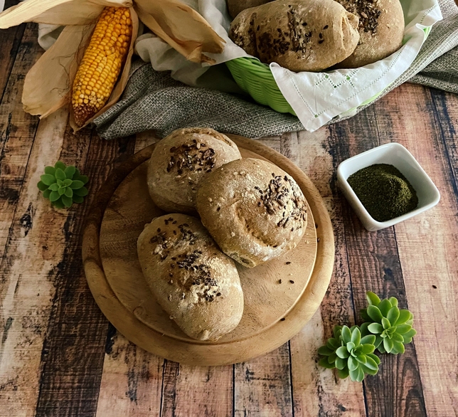 PANINI FATTI IN CASA CON FARINA DI CANAPA E SEMI