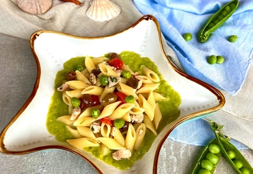PRIMO PIATTO CON PESCE SPADA E CREMA DI PISELLI