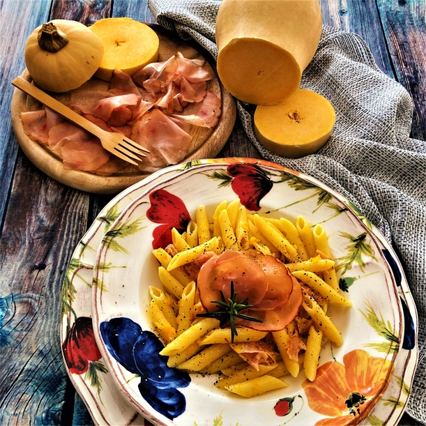 PASTA CON ZUCCA E BRESAOLA DOLCE TACCHINA