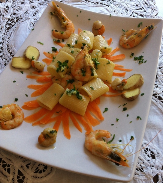 PASTA CON GAMBERI, CANESTRELLI E ZENZERO