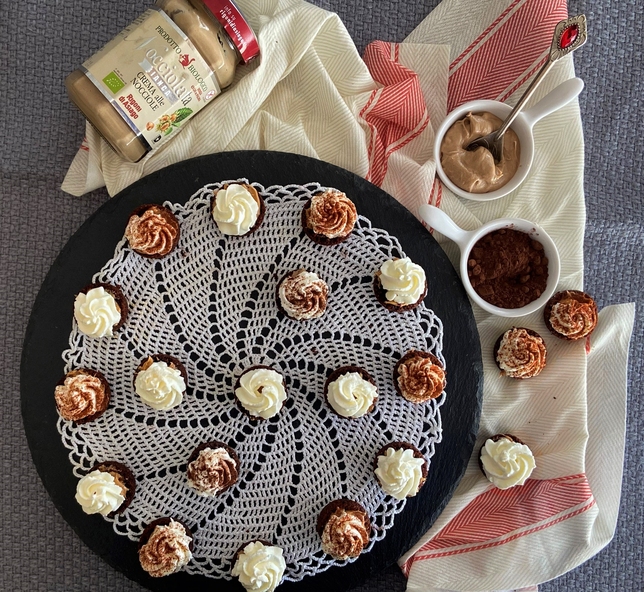 PASTICCINI ALLA CREMA E PANNA: DELIZIA SUBLIME…