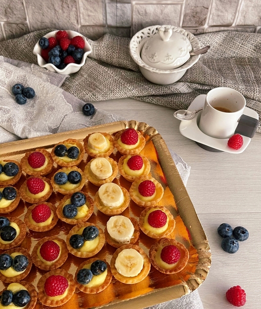 PASTICCINI FATTI IN CASA ALLA CREMA E FRUTTA