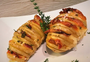 PATATE FARCITE DI FORMAGGIO E PANCETTA