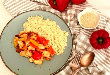 COUS COUS CON POLLO E PEPERONI: RICETTA EASY