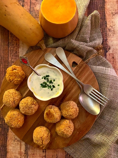 POLPETTE DI ZUCCA E RICOTTA CON SALSA ALLO YOGURT