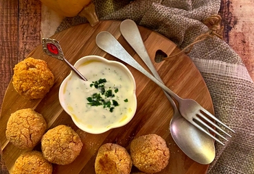 POLPETTE DI ZUCCA E RICOTTA CON SALSA ALLO YOGURT