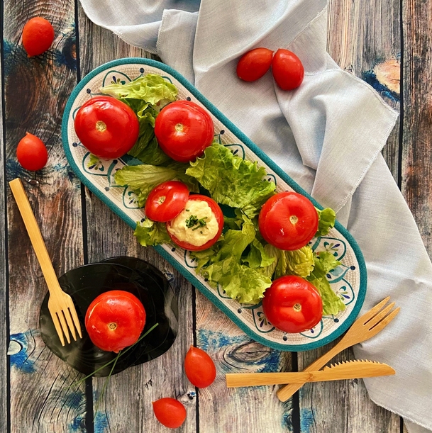 POMODORI CON SALSA TONNATA: RICETTA ESTIVA