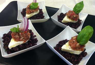 COPPETTE DI RISO VENERE CON PESTO DI POMODORO