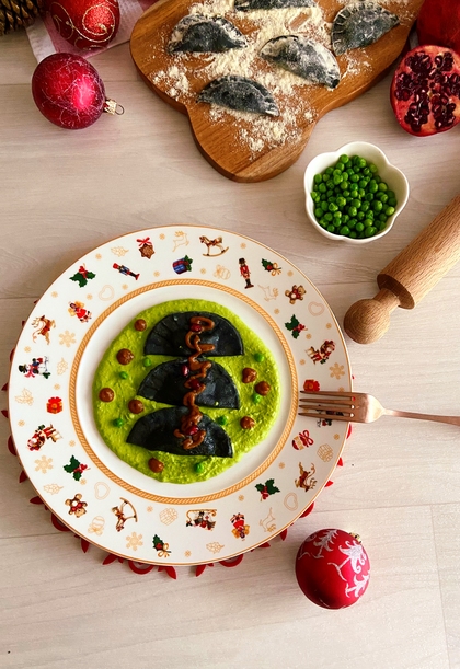 RAVIOLI AL NERO DI SEPPIA CON GAMBERI E PATATE