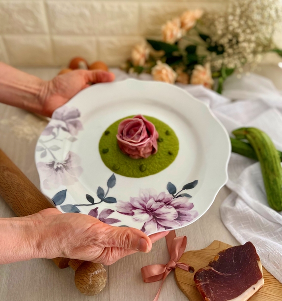 RAVIOLI DI RICOTTA E ZUCCHINE A FORMA DI ROSA