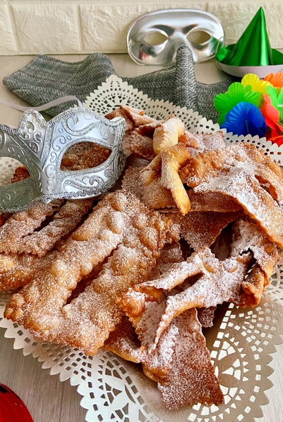 CHIACCHIERE DI CARNEVALE LEGGERE E FRIABILI
