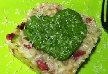 RISOTTO CON SPECK E PESTO DI RUCOLA E MANDORLE