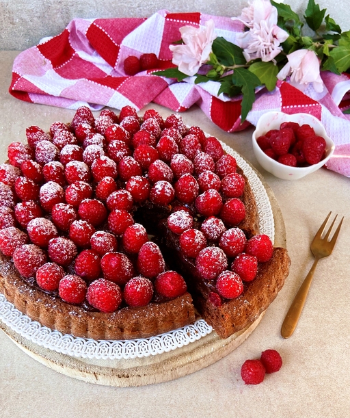 TORTA AI LAMPONI E CREMA AL CACAO E NOCCIOLE