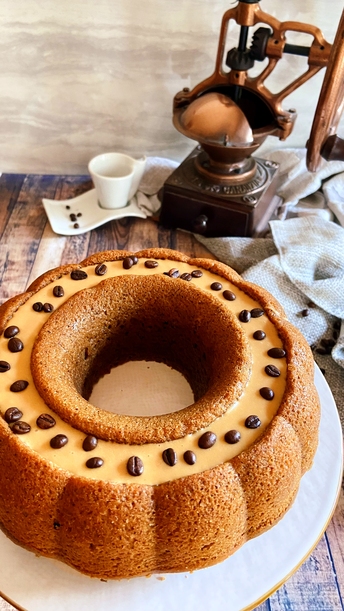 TORTA AL CAFFE’ CON GLASSA: TORTA DA COLAZIONE