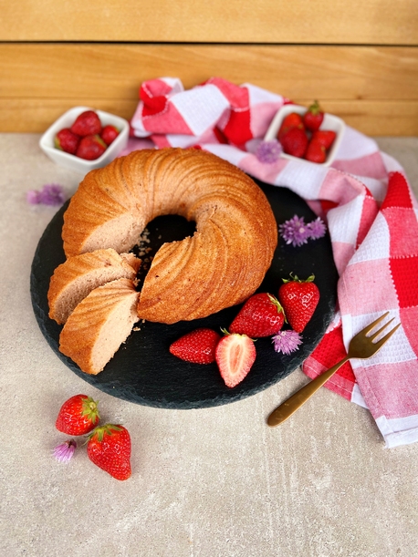 TORTA ALLE FRAGOLE: RICETTA FACILE E PROFUMATA